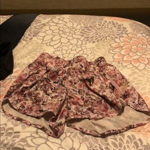 Like new Lululemon speed up shorts 2.5in